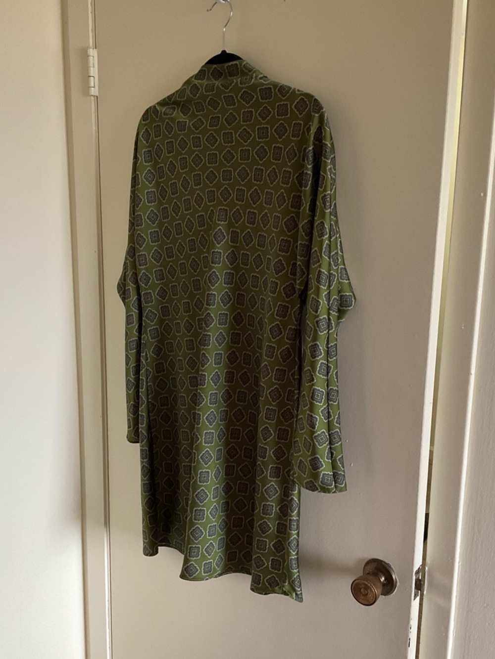 Mango Olive Green Geometric Satin Long-Sleeve Mini Dress - Picture 4 of 7